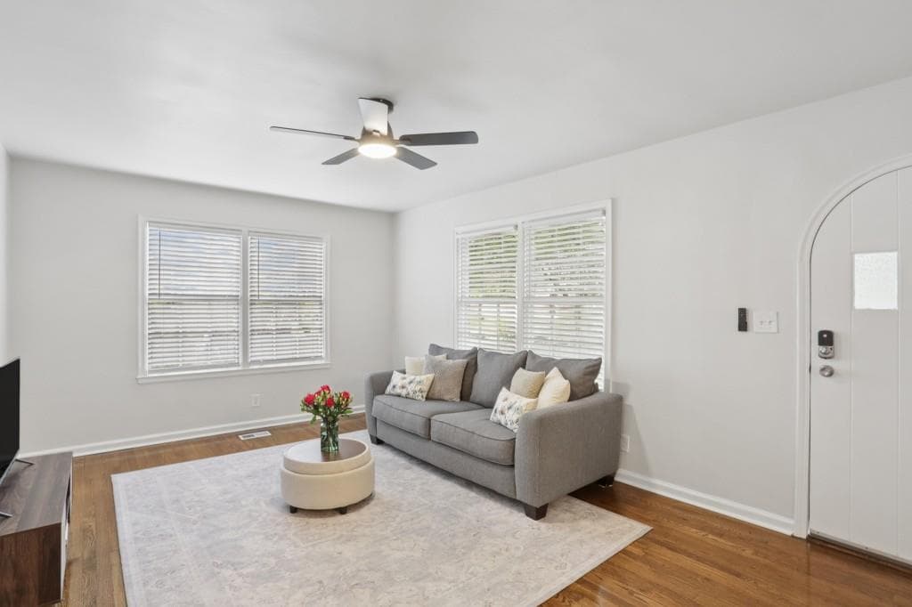 duplex for sale at 980 Brookdale Drive, East Point, GA 30344 — photo 2