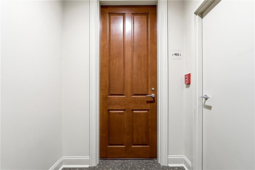 2 bedroom, 2 bathroom, 1,328 sq ft condominium for sale at 2881 Peachtree Road 902, Atlanta, GA 30305 — photo 7