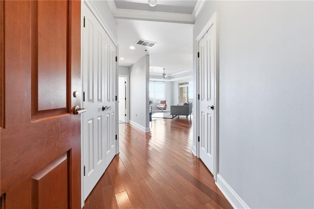 2 bedroom, 2 bathroom, 1,328 sq ft condominium for sale at 2881 Peachtree Road 902, Atlanta, GA 30305 — photo 8