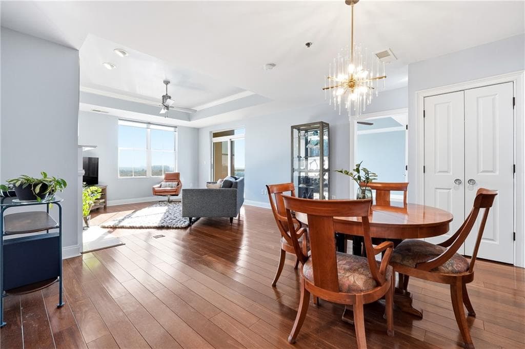 2 bedroom, 2 bathroom, 1,328 sq ft condominium for sale at 2881 Peachtree Road 902, Atlanta, GA 30305 — photo 9