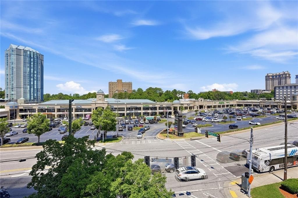 2 bedroom, 2 bathroom, 1,328 sq ft condominium for sale at 2881 Peachtree Road 902, Atlanta, GA 30305 — photo 6