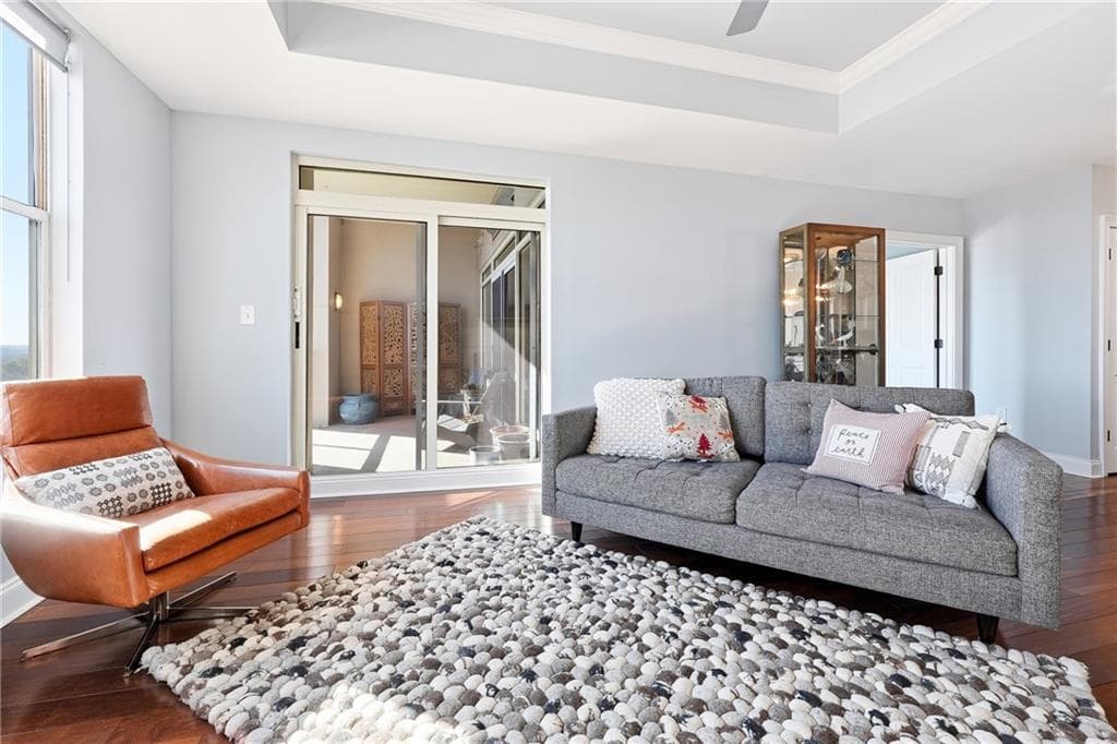 2 bedroom, 2 bathroom, 1,328 sq ft condominium for sale at 2881 Peachtree Road 902, Atlanta, GA 30305 — photo 10
