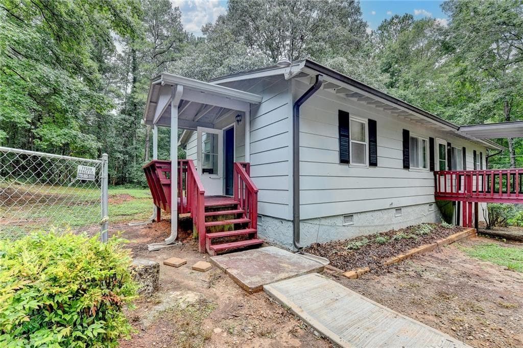 1 bedroom, 1 bathroom, 1,085 sq ft duplex for rent at 103 Dogwood LN A, Auburn, GA 30011 for $990 a month — photo 2