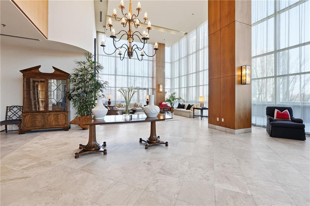 2 bedroom, 2 bathroom, 1,328 sq ft condominium for sale at 2881 Peachtree Road 902, Atlanta, GA 30305 — photo 5