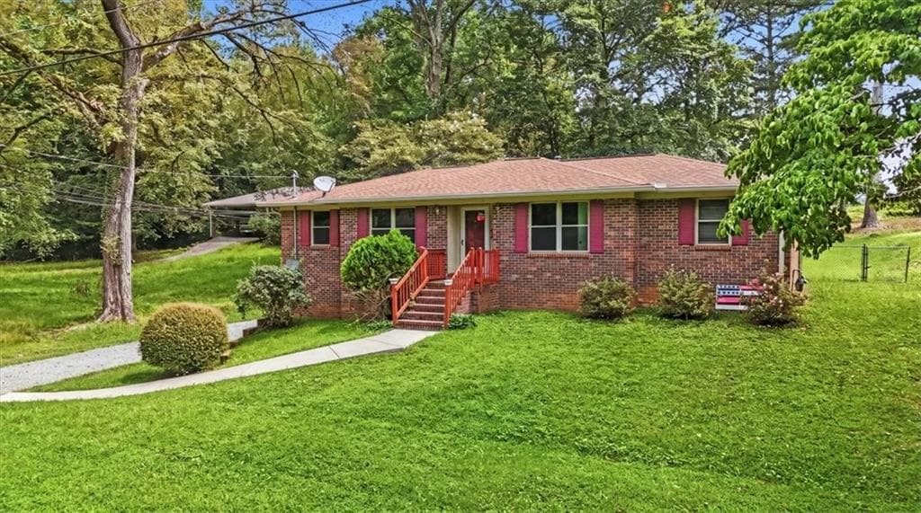 4 bedroom, 3 bathroom, 1,627 sq ft single family residence for sale at 2913 Vogue Drive, Douglasville, GA 30134 — photo 3