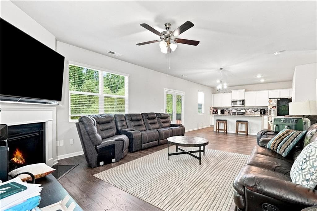 4 bedroom, 3 bathroom, 2,382 sq ft single family residence for sale at 154 Silver Birch Pass, Newnan, GA 30265 — photo 7