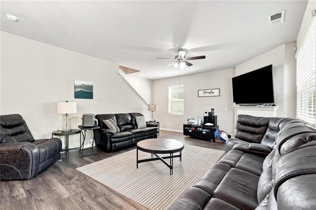 4 bedroom, 3 bathroom, 2,382 sq ft single family residence for sale at 154 Silver Birch Pass, Newnan, GA 30265 — photo 8