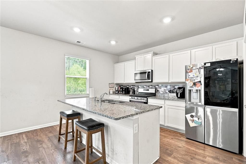 4 bedroom, 3 bathroom, 2,382 sq ft single family residence for sale at 154 Silver Birch Pass, Newnan, GA 30265 — photo 9