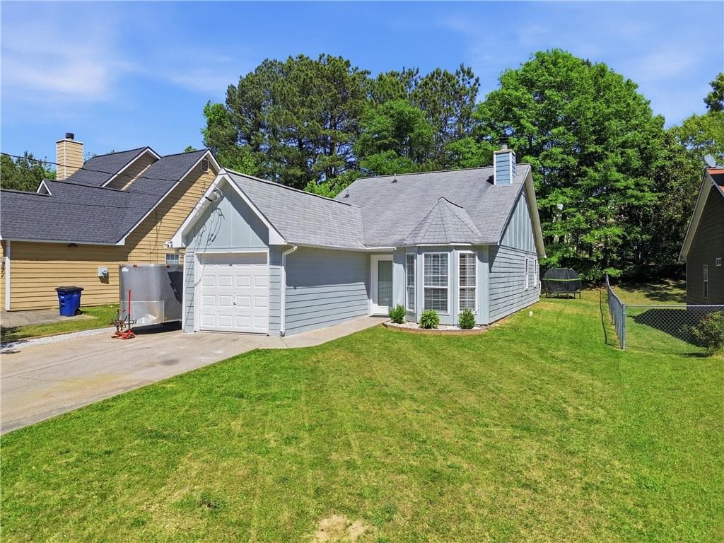 3 bedroom, 2 bathroom, 1,286 sq ft single family residence for sale at 8048 Fieldstream Way, Douglasville, GA 30134 — photo 2