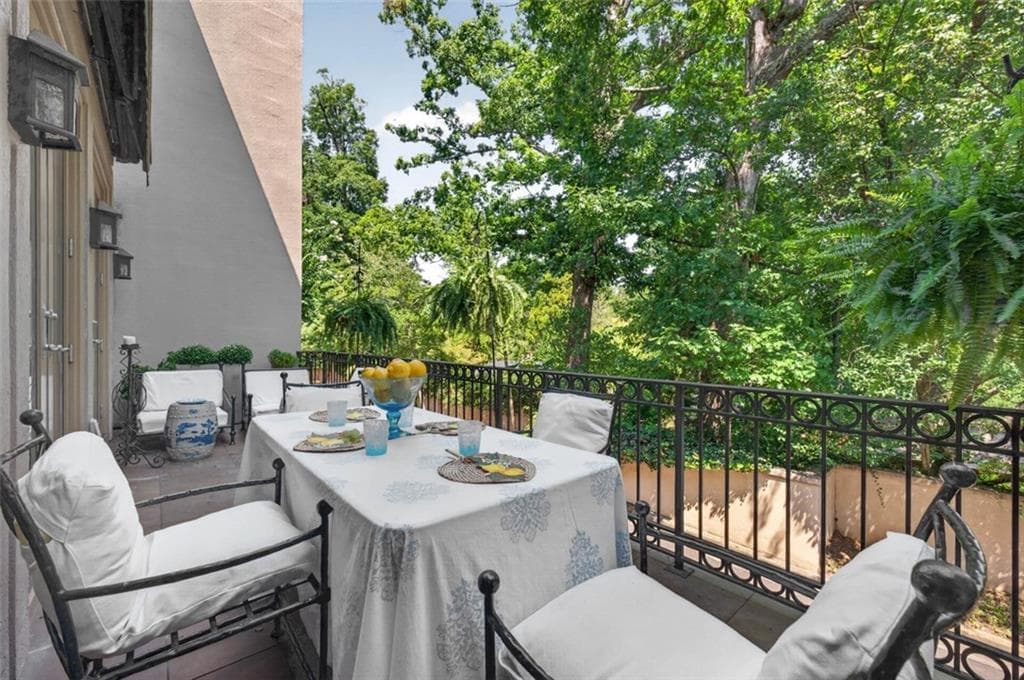 3 bedroom, 4 bathroom, 4,037 sq ft townhouse for sale at 2525 Peachtree Road 25, Atlanta, GA 30305 — photo 4