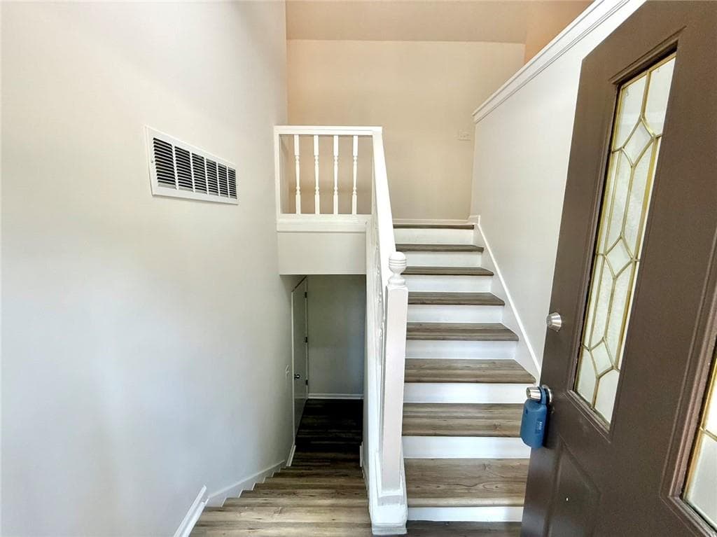 4 bedroom, 3 bathroom, 2,026 sq ft single family residence for sale at 3570 Brenda Court, Douglasville, GA 30135 — photo 2