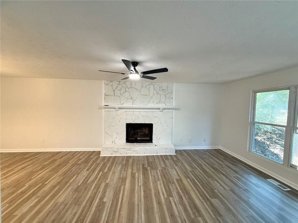 4 bedroom, 3 bathroom, 2,026 sq ft single family residence for sale at 3570 Brenda Court, Douglasville, GA 30135 — photo 3