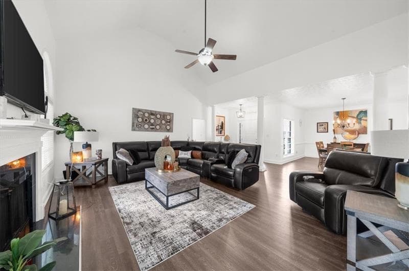 6 bedroom, 4 bathroom, 2,628 sq ft single family residence for sale at 1330 Crimson Lane, Mcdonough, GA 30252 — photo 2