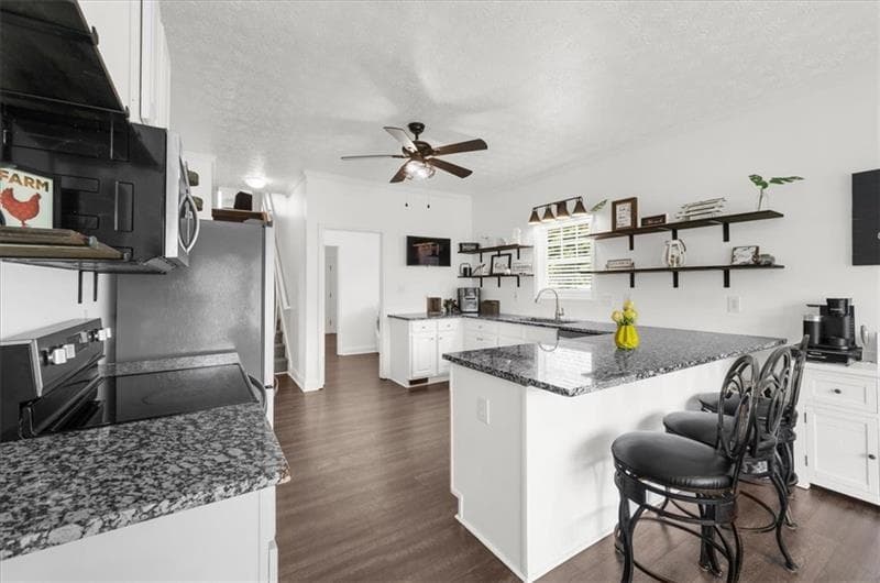 6 bedroom, 4 bathroom, 2,628 sq ft single family residence for sale at 1330 Crimson Lane, Mcdonough, GA 30252 — photo 6