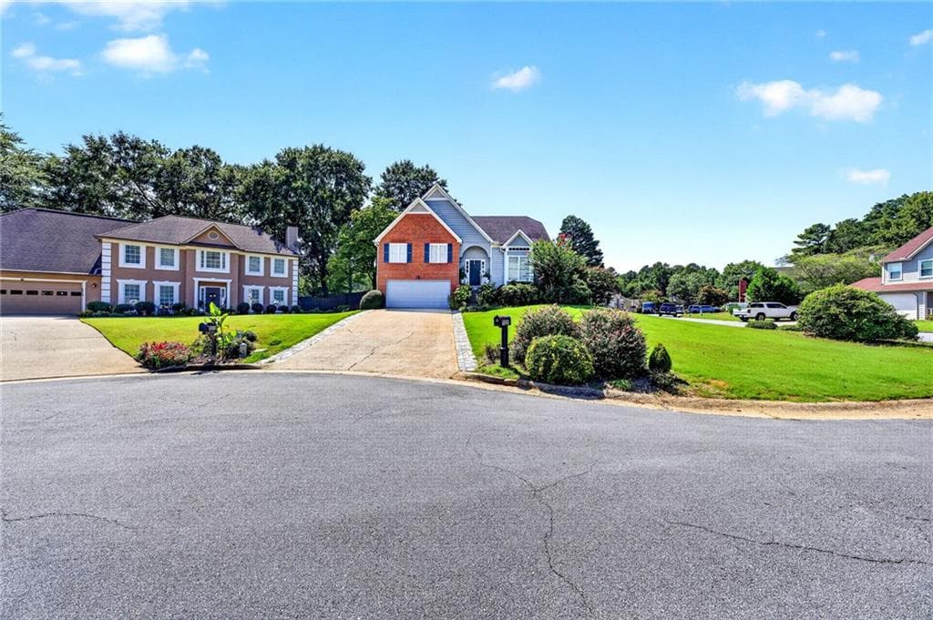 4 bedroom, 3 bathroom, 3,470 sq ft single family residence under contract at 1320 Camden Place, Lawrenceville, GA 30043 — photo 3