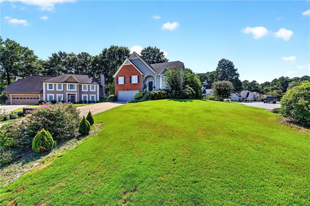 4 bedroom, 3 bathroom, 3,470 sq ft single family residence under contract at 1320 Camden Place, Lawrenceville, GA 30043 — photo 4
