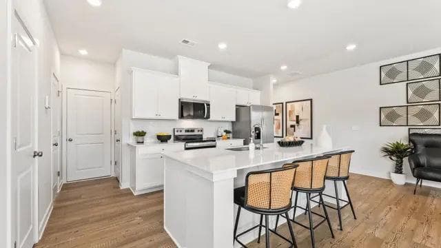 3 bedroom, 3 bathroom, 1,855 sq ft townhouse for sale at 7473 Clover Lane 131, Flowery Branch, GA 30542 — photo 5