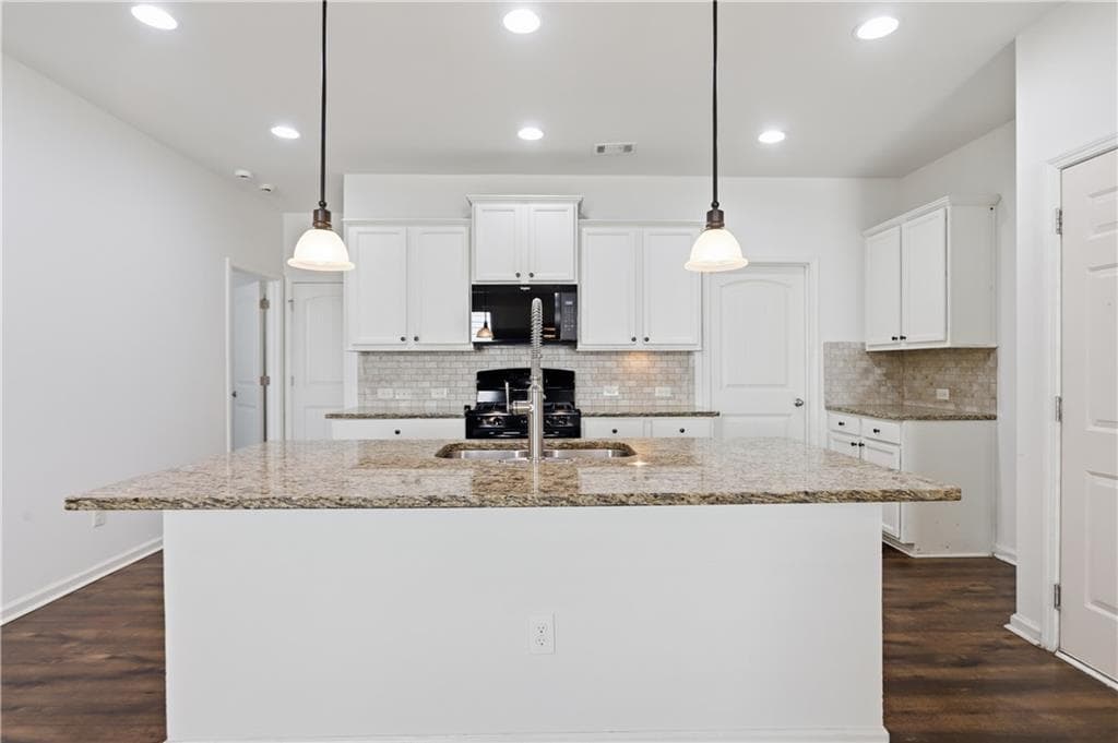 5 bedroom, 3 bathroom, 2,376 sq ft single family residence for sale at 272 Shaw Drive, Acworth, GA 30102 — photo 2