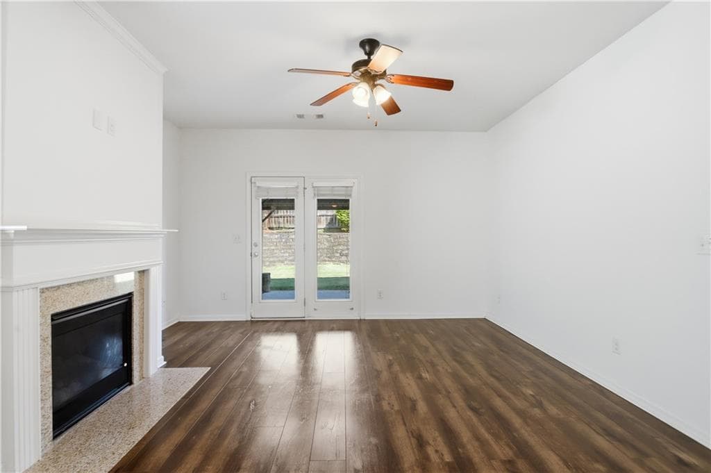 5 bedroom, 3 bathroom, 2,376 sq ft single family residence for sale at 272 Shaw Drive, Acworth, GA 30102 — photo 3