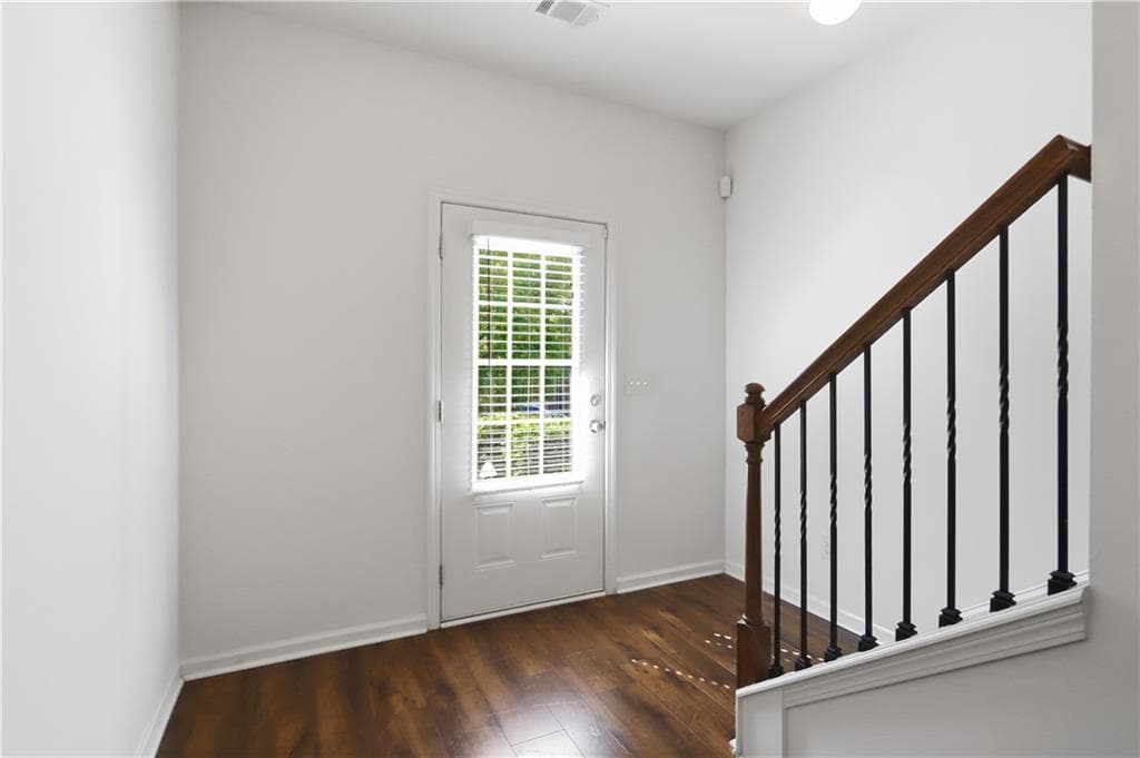 5 bedroom, 3 bathroom, 2,376 sq ft single family residence for sale at 272 Shaw Drive, Acworth, GA 30102 — photo 7