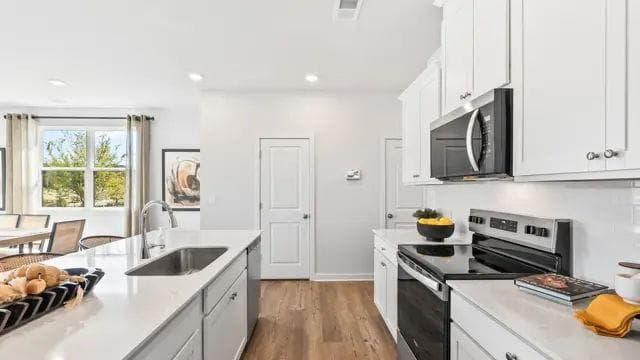 3 bedroom, 3 bathroom, 1,855 sq ft townhouse for sale at 7465 Clover Lane 133, Flowery Branch, GA 30542 — photo 6