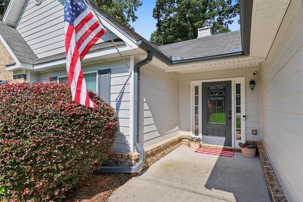 4 bedroom, 2 bathroom, 2,304 sq ft single family residence under contract at 1750 Satilla Drive, Winder, GA 30680 — photo 3
