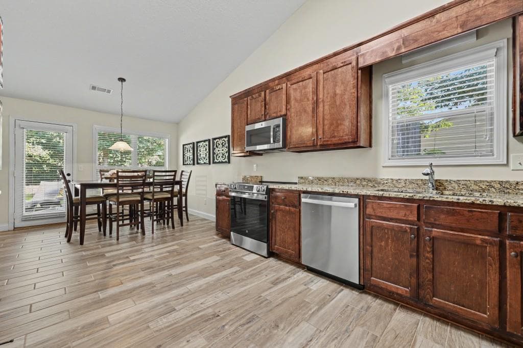 4 bedroom, 2 bathroom, 2,304 sq ft single family residence under contract at 1750 Satilla Drive, Winder, GA 30680 — photo 9