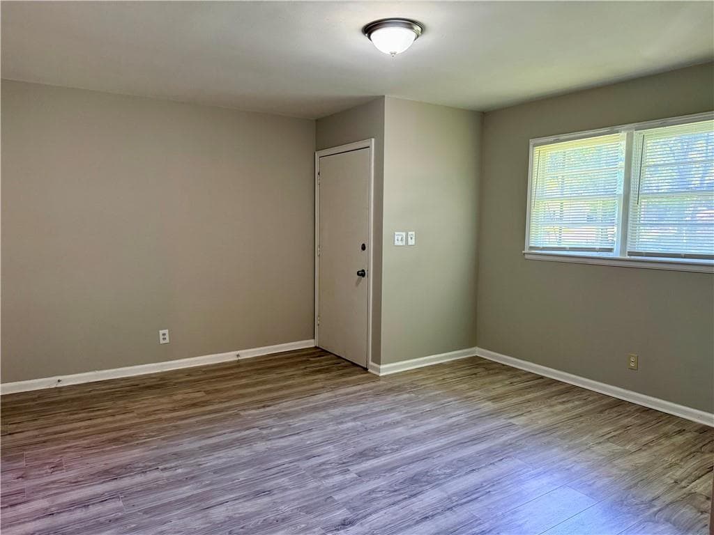 duplex under contract at 2967 Jones Street, East Point, GA 30344 — photo 3