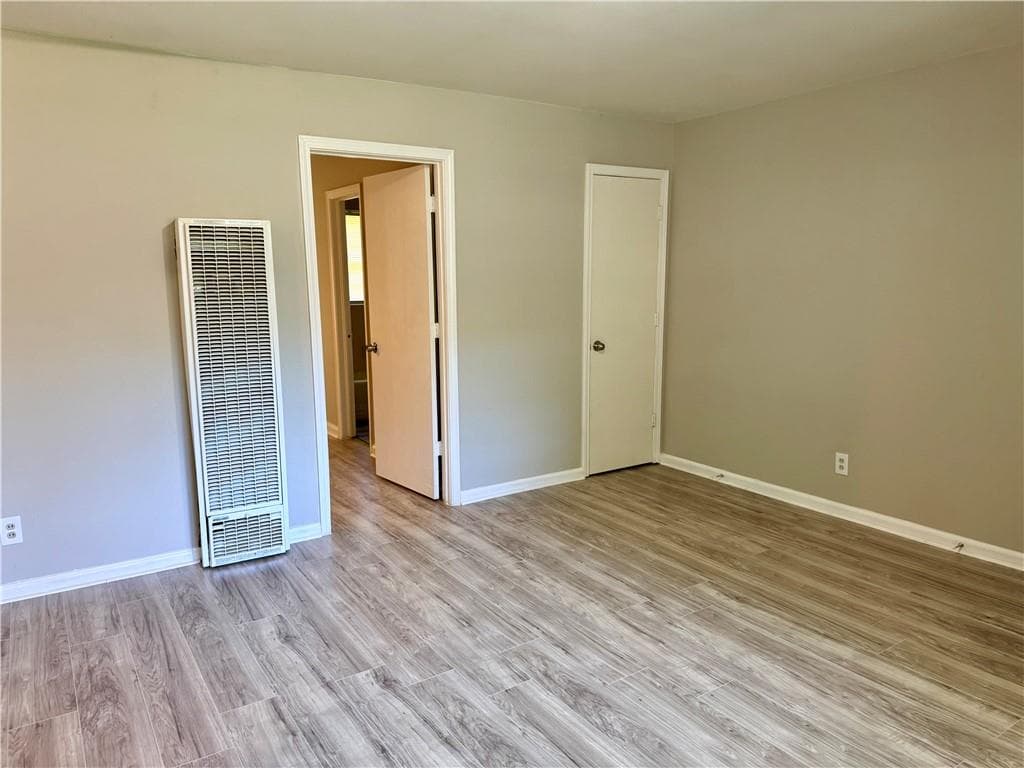 duplex under contract at 2967 Jones Street, East Point, GA 30344 — photo 4