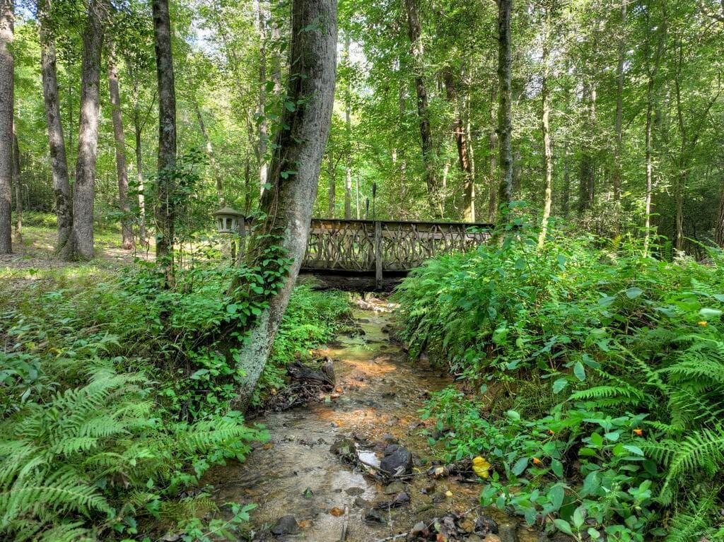 2 bedroom, 3 bathroom, 1,640 sq ft single family residence for sale at 685 Chopped Oak Road, Ellijay, GA 30540 — photo 3