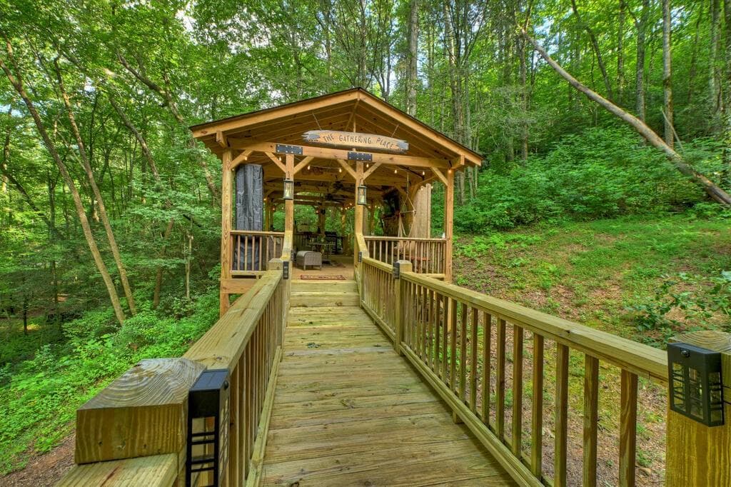 2 bedroom, 3 bathroom, 1,640 sq ft single family residence for sale at 685 Chopped Oak Road, Ellijay, GA 30540 — photo 6