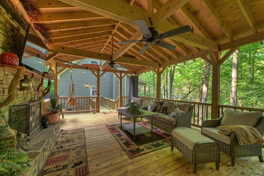 2 bedroom, 3 bathroom, 1,640 sq ft single family residence for sale at 685 Chopped Oak Road, Ellijay, GA 30540 — photo 10