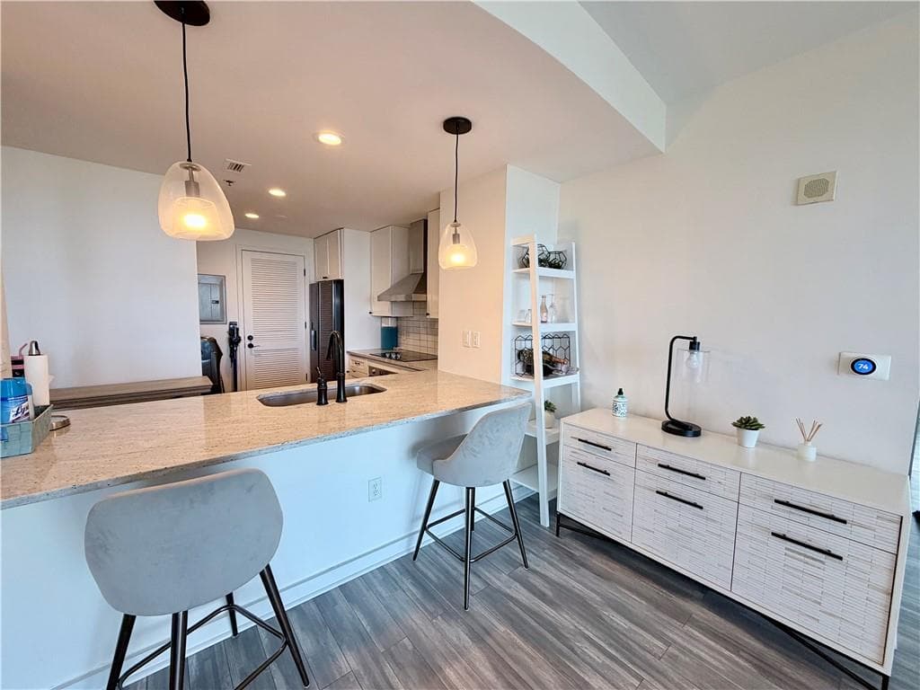 2 bedroom, 2 bathroom, 1,273 sq ft condominium for sale at 3338 Peachtree Road 2502, Atlanta, GA 30326 — photo 5