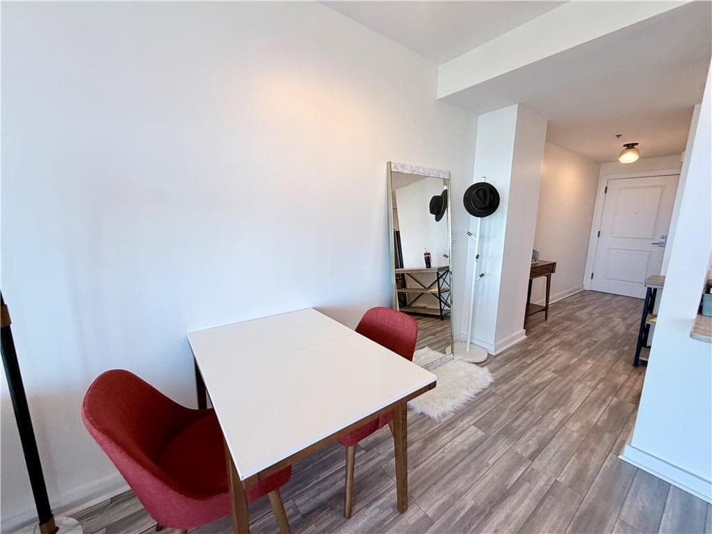 2 bedroom, 2 bathroom, 1,273 sq ft condominium for sale at 3338 Peachtree Road 2502, Atlanta, GA 30326 — photo 8
