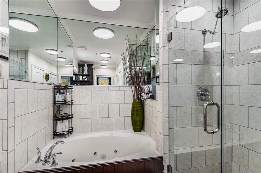 2 bedroom, 2 bathroom, 930 sq ft condominium for sale at 2255 Peachtree Road 522, Atlanta, GA 30309 — photo 4