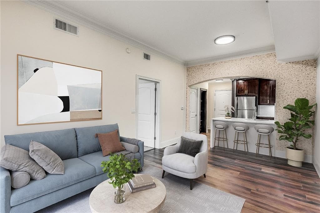 2 bedroom, 2 bathroom, 930 sq ft condominium for sale at 2255 Peachtree Road 522, Atlanta, GA 30309 — photo 1 of 47