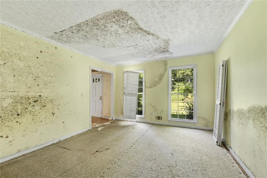 4 bedroom, 3 bathroom, 2,402 sq ft single family residence for sale at 1255 Lake Charles Drive, Roswell, GA 30075 — photo 9