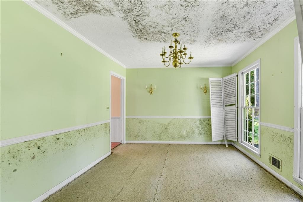 4 bedroom, 3 bathroom, 2,402 sq ft single family residence for sale at 1255 Lake Charles Drive, Roswell, GA 30075 — photo 10