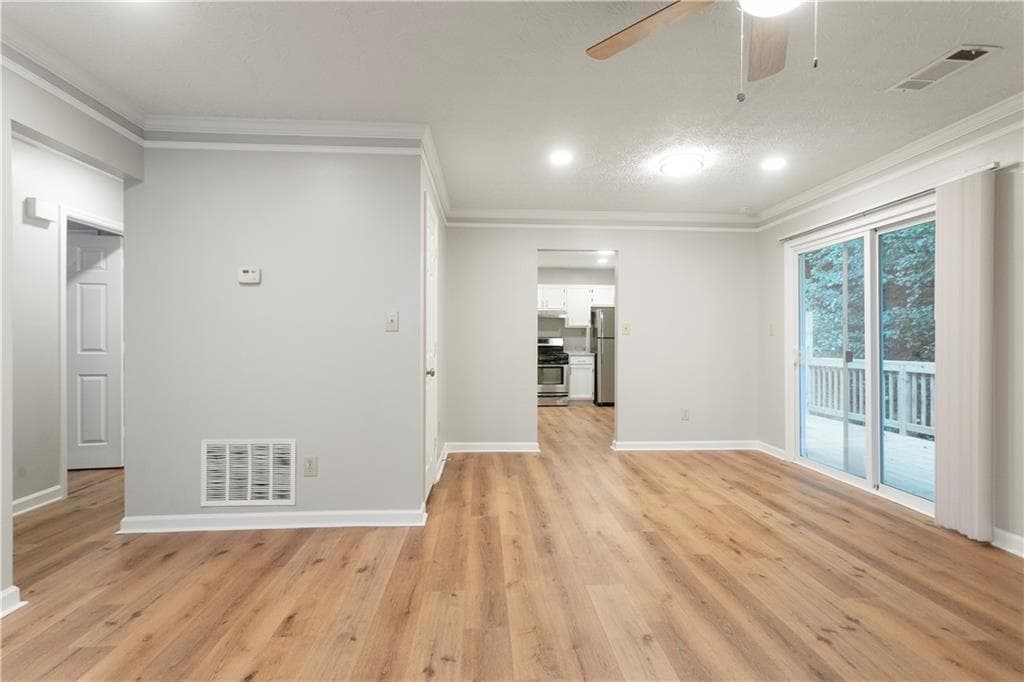 2 bedroom, 2 bathroom, 988 sq ft townhouse for rent at 1041 Plantation Way, Kennesaw, GA 30144 for $1,600 a month — photo 5