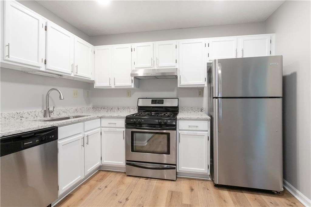 2 bedroom, 2 bathroom, 988 sq ft townhouse for rent at 1041 Plantation Way, Kennesaw, GA 30144 for $1,600 a month — photo 7