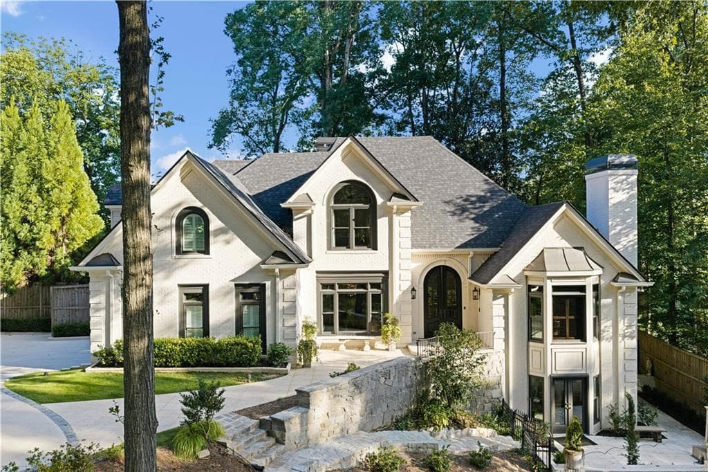4 bedroom, 5 bathroom, 5,320 sq ft single family residence for sale at 1466 Peachtree Battle Avenue, Atlanta, GA 30327 — photo 2