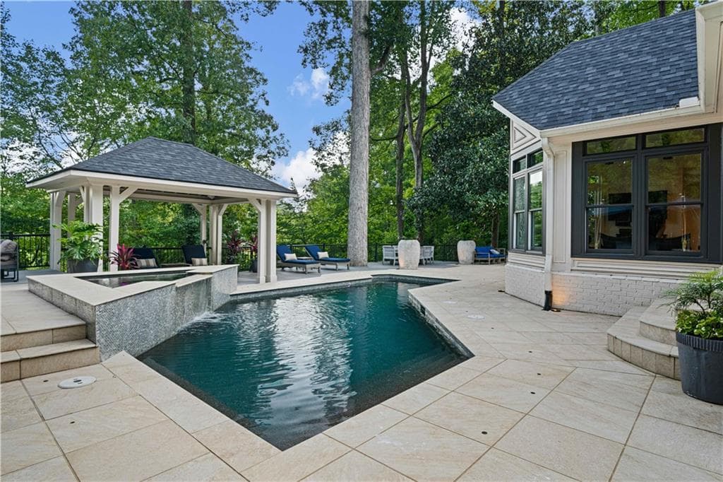 4 bedroom, 5 bathroom, 5,320 sq ft single family residence for sale at 1466 Peachtree Battle Avenue, Atlanta, GA 30327 — photo 4