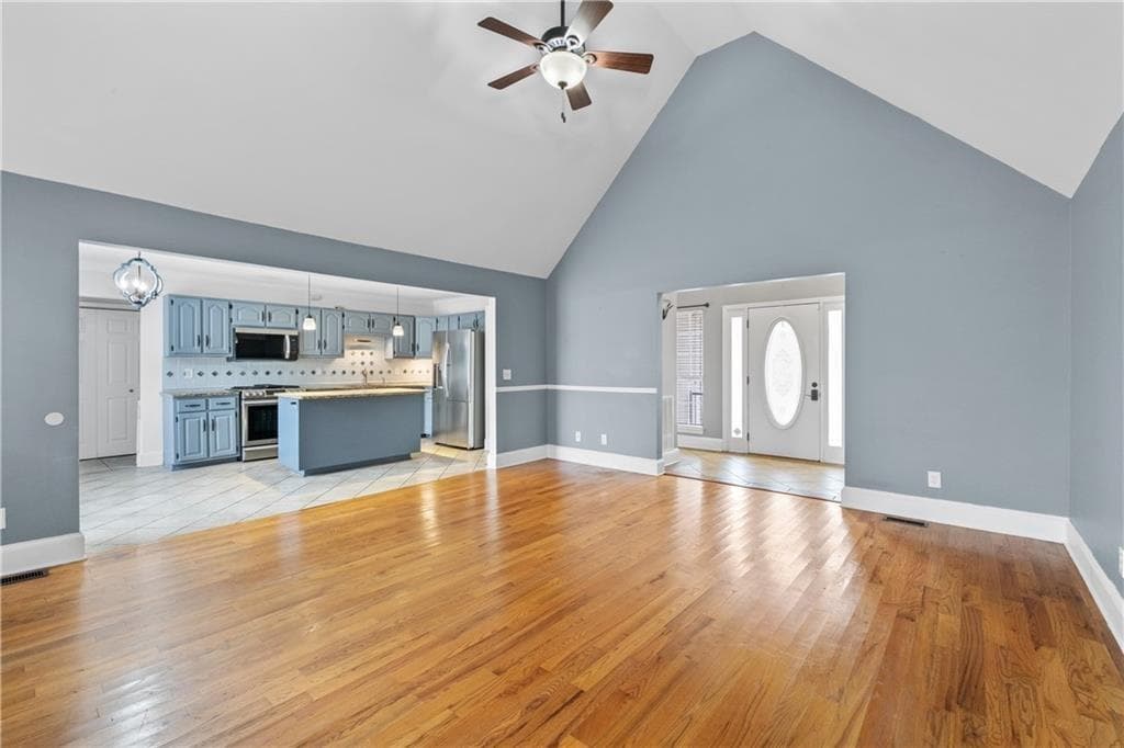 5 bedroom, 2 bathroom, 2,083 sq ft single family residence for sale at 22 Valley Creek Drive, Cartersville, GA 30120 — photo 4