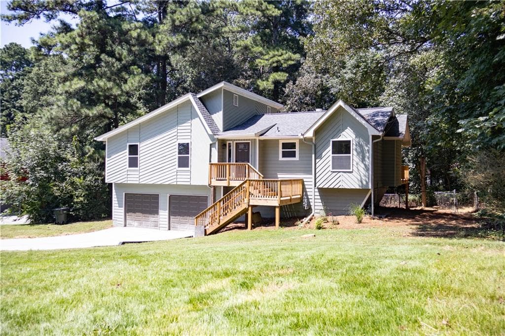 4 bedroom, 3 bathroom, 2,058 sq ft single family residence for sale at 4033 Maxanne Drive, Kennesaw, GA 30144 — photo 3