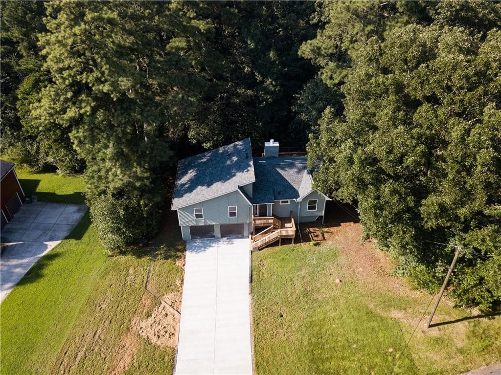 4 bedroom, 3 bathroom, 2,058 sq ft single family residence for sale at 4033 Maxanne Drive, Kennesaw, GA 30144 — photo 4