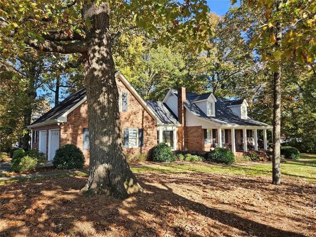 3 bedroom, 3 bathroom, 2,360 sq ft single family residence for sale at 1234 Sunset Drive, Winder, GA 30680 — photo 2