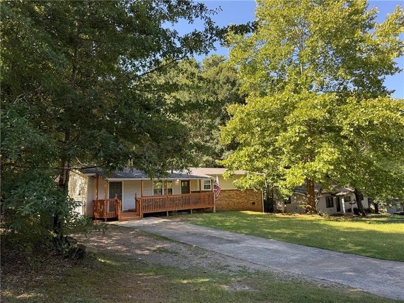 3 bedroom, 2 bathroom, 1,408 sq ft single family residence for rent at 1414 Sycamore Drive, Kennesaw, GA 30152 for $2,200 a month