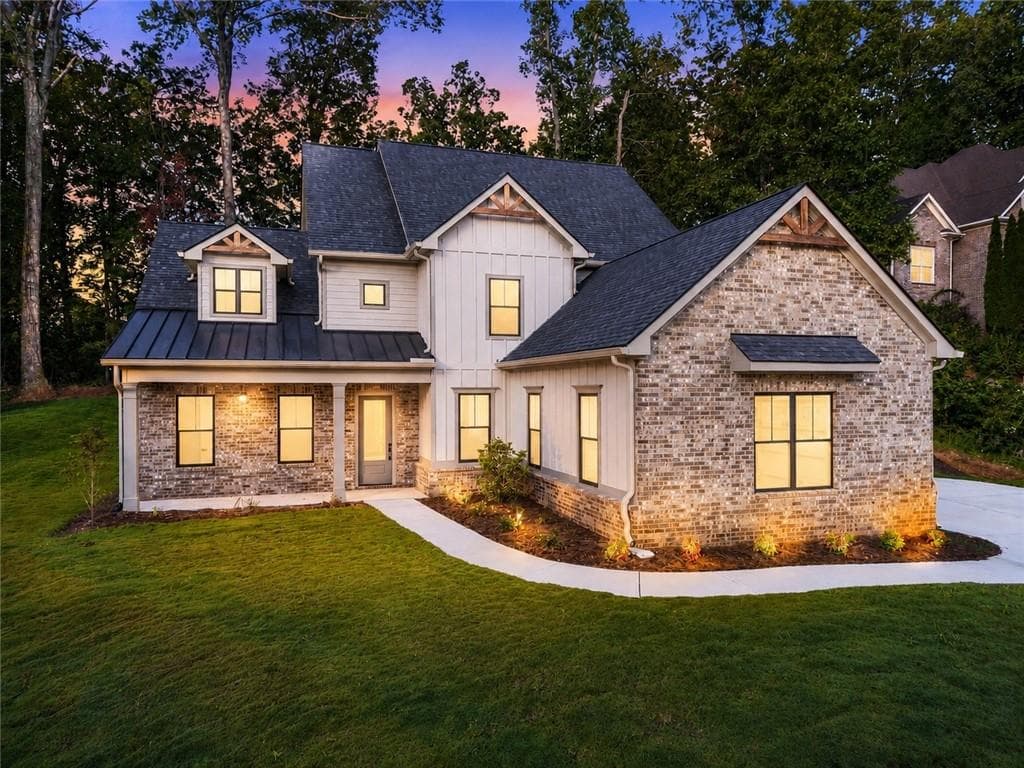 5 bedroom, 4 bathroom, 3,500 sq ft single family residence for sale at 7252 Creekside Way, Jefferson, GA 30549 — photo 2