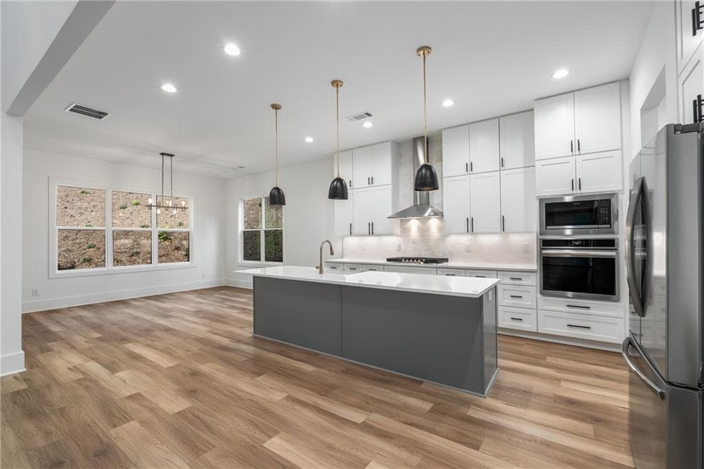 5 bedroom, 4 bathroom, 3,500 sq ft single family residence for sale at 7252 Creekside Way, Jefferson, GA 30549 — photo 9