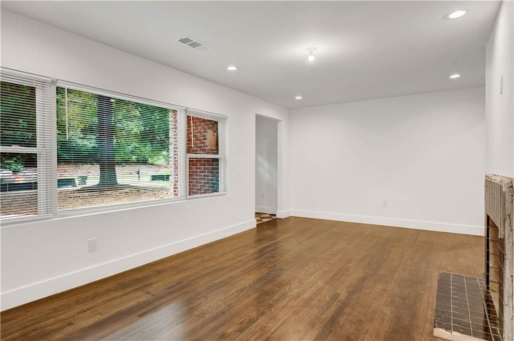 4 bedroom, 4 bathroom, 3,212 sq ft single family residence under contract at 2188 Beecher Road, Atlanta, GA 30311 — photo 4